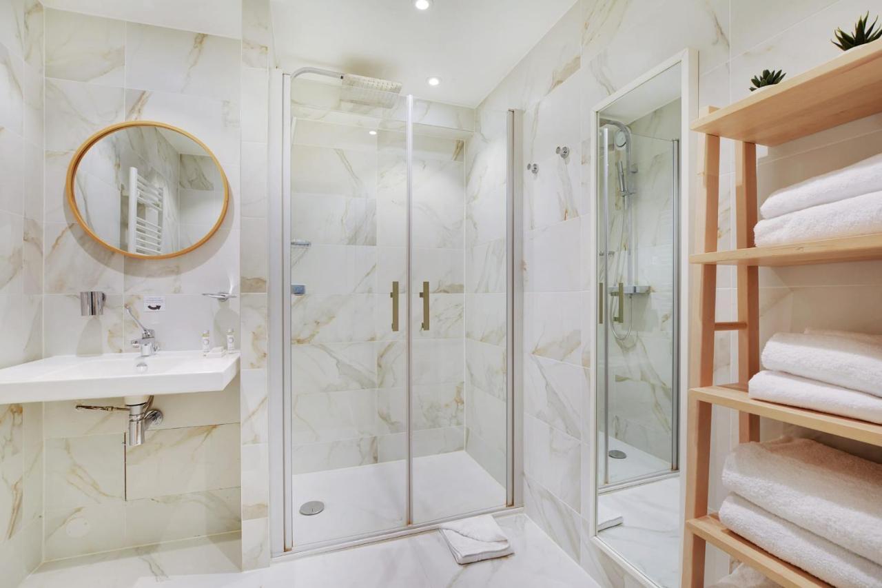 Appartamento Exceptional Triplex With Terrace - Montmartre Parigi Esterno foto